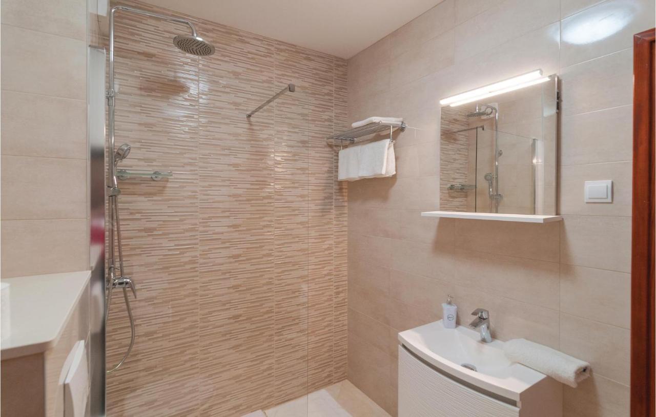 Nice Apartment In Omis With House Sea View Buitenkant foto