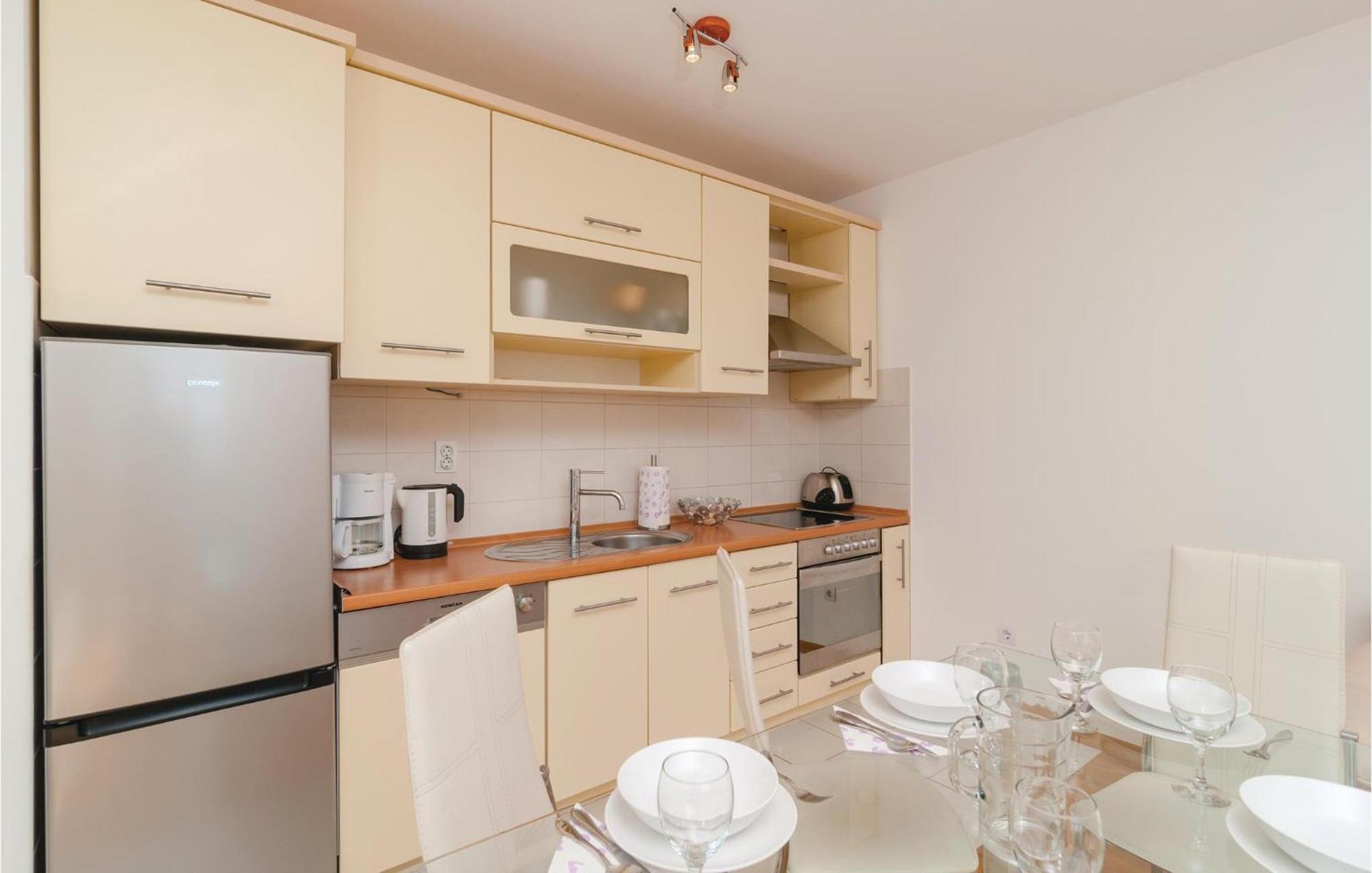 Nice Apartment In Omis With House Sea View Buitenkant foto
