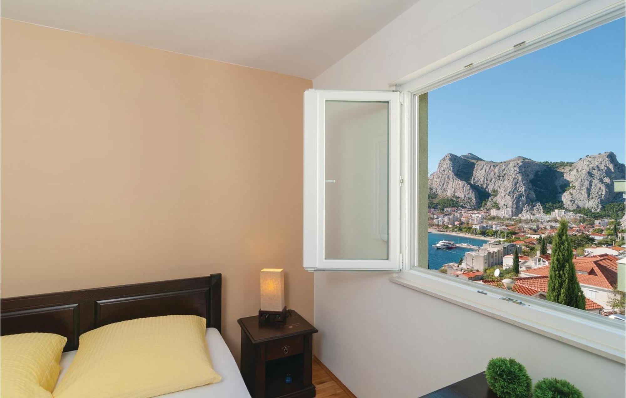 Nice Apartment In Omis With House Sea View Buitenkant foto